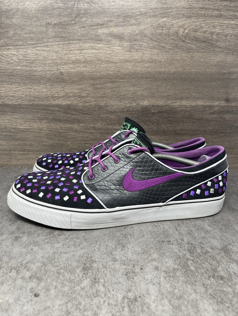 Nike SB Stefan Janoski Doernbecher DB Size 13 Mens Black Purple Lot 642180-053